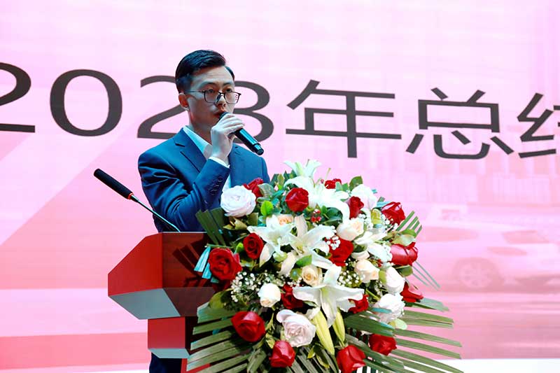 22581103.jpg 076A1033.jpg