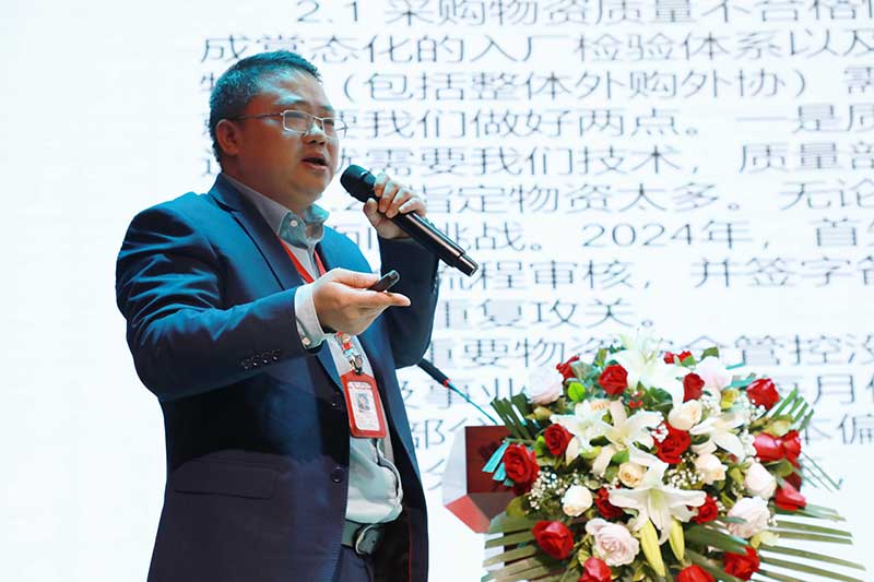 50126414.jpg 076A1140.jpg